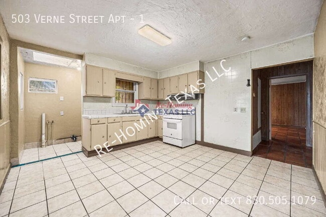 Building Photo - 503 Verne St