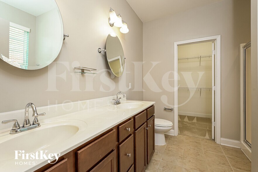 Building Photo - 1643 Ashmead Ln