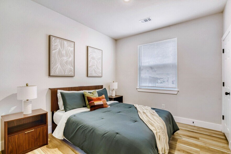 Building Photo - 4216 Flat Stone Ct