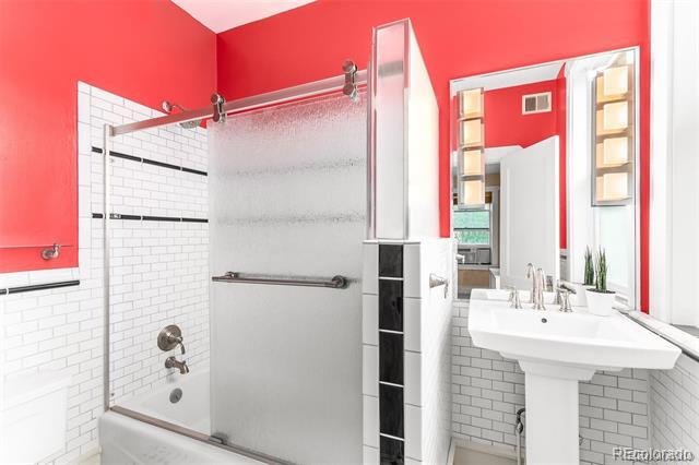 Building Photo - 861 N Humboldt St