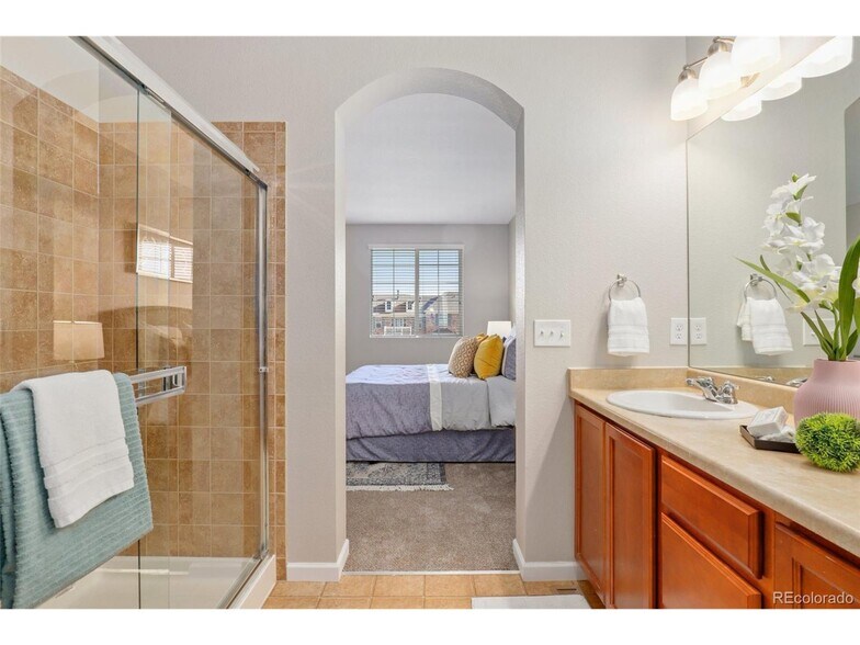 Master bath - 16213 W 63rd Pl