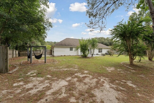 Building Photo - MOVE-IN READY! (Pet Friendly)