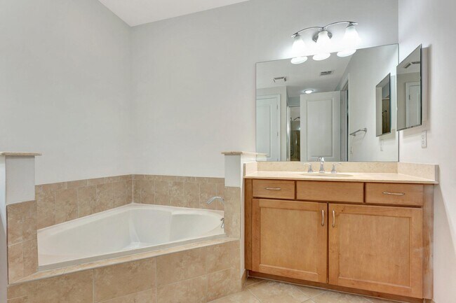 Building Photo - 10850 NW 74th Dr