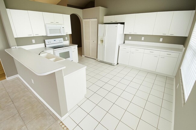 Primary Photo - 7082 Davit Cir