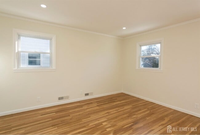 Building Photo - 40 Essex Ave