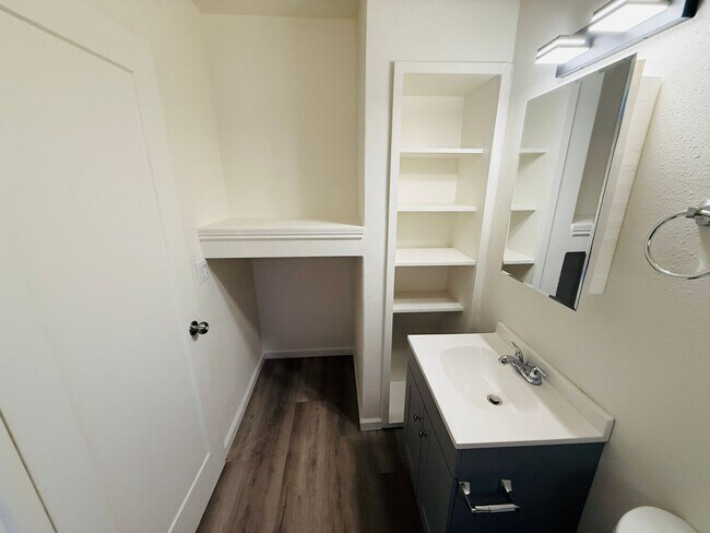 Building Photo - 950 Modesto Ave