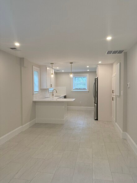 Building Photo - 7018 Wake Forest Dr