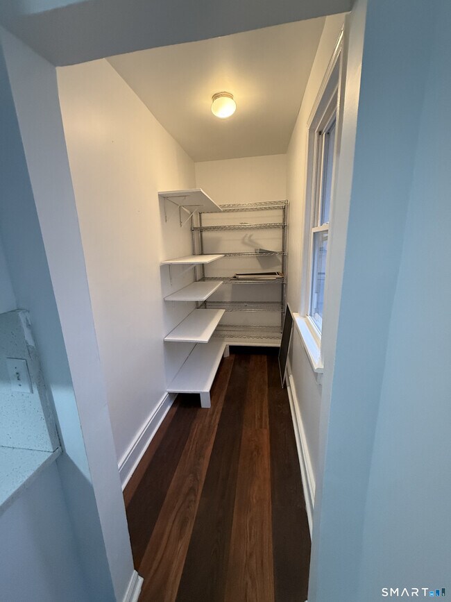 Building Photo - 127 Eagle St