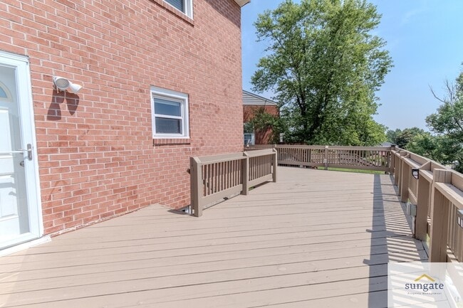 Building Photo - 945 Stormont Cir