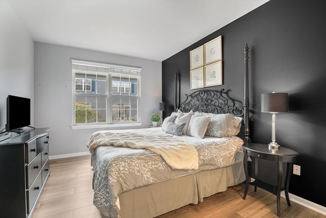 Building Photo - 2562 Golf Ridge Cir