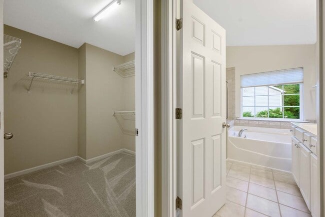 Building Photo - Beautiful 3 BR/2.5 Bath Home in Lyons Farm Community Durham!