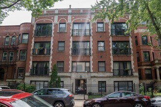 Building Photo - Uptown - 1 Bed / 1 Bath - Dog Friendly!