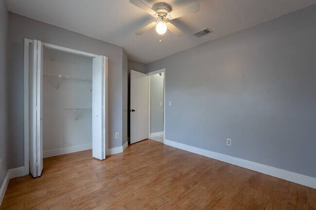 Building Photo - 3504 Superior Ct