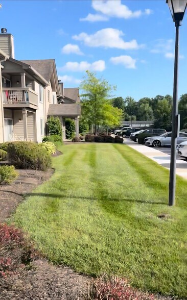 Building Photo - 233 Legends Creek Pl