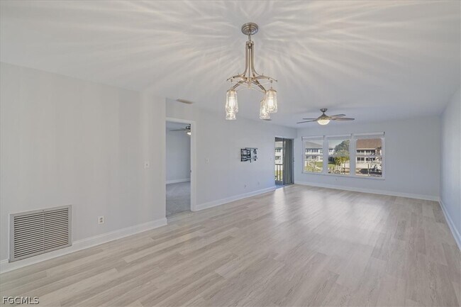 Building Photo - 4211 SE 19th Pl