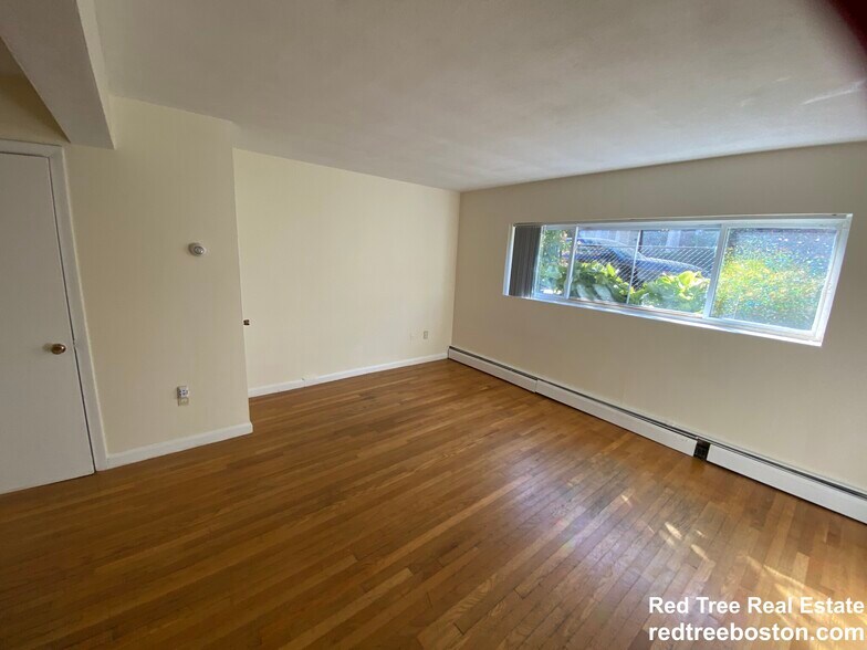 Building Photo - 34 Gardner St