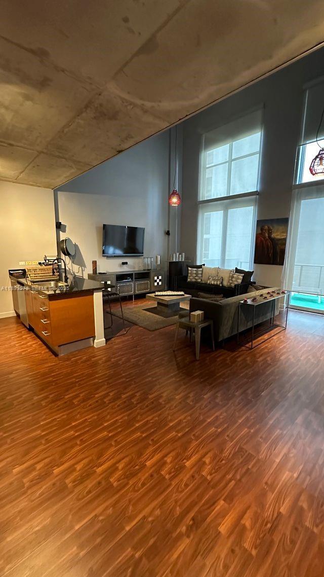 Building Photo - 3449 NE 1st Ave