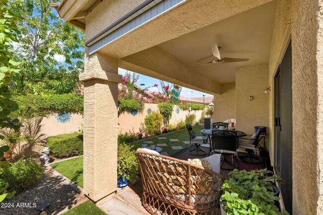 Building Photo - 868 E Savannah Dr