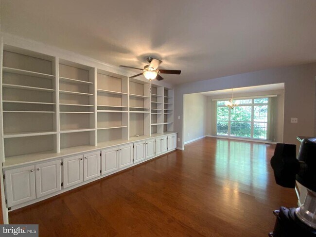 Building Photo - 5722 Governors Pond Cir
