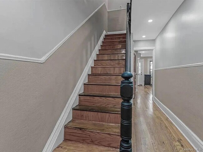 Building Photo - 643 Decatur St