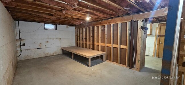 Building Photo - 6 Sheridan Dr