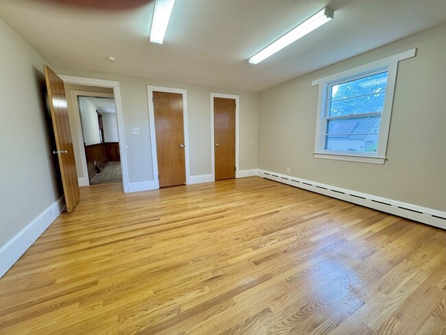 Building Photo - 160 Wolcott St