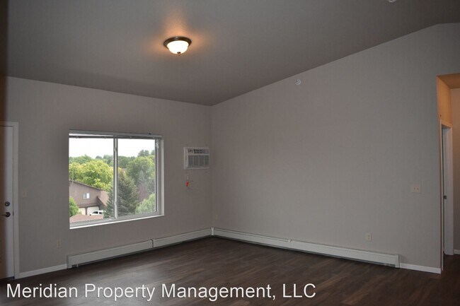 Building Photo - 3 br, 2 bath Apartment - 1781 35th St S 17...
