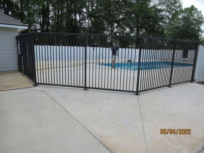 Building Photo - 102 Lacey Eden Ln