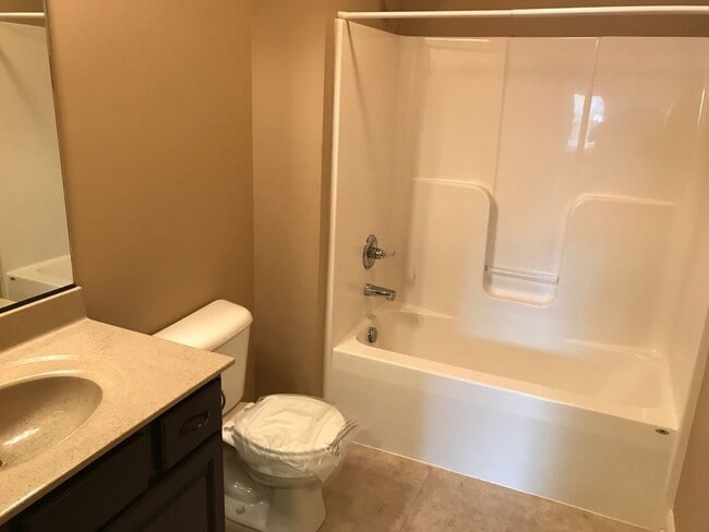 Building Photo - 2725 Northridge Pkwy