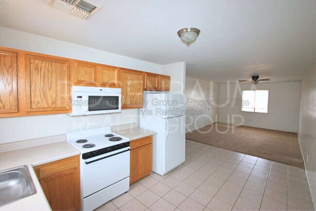 Building Photo - 15588 S Yava Rd