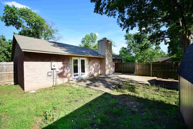 Building Photo - 14159 E 26th St