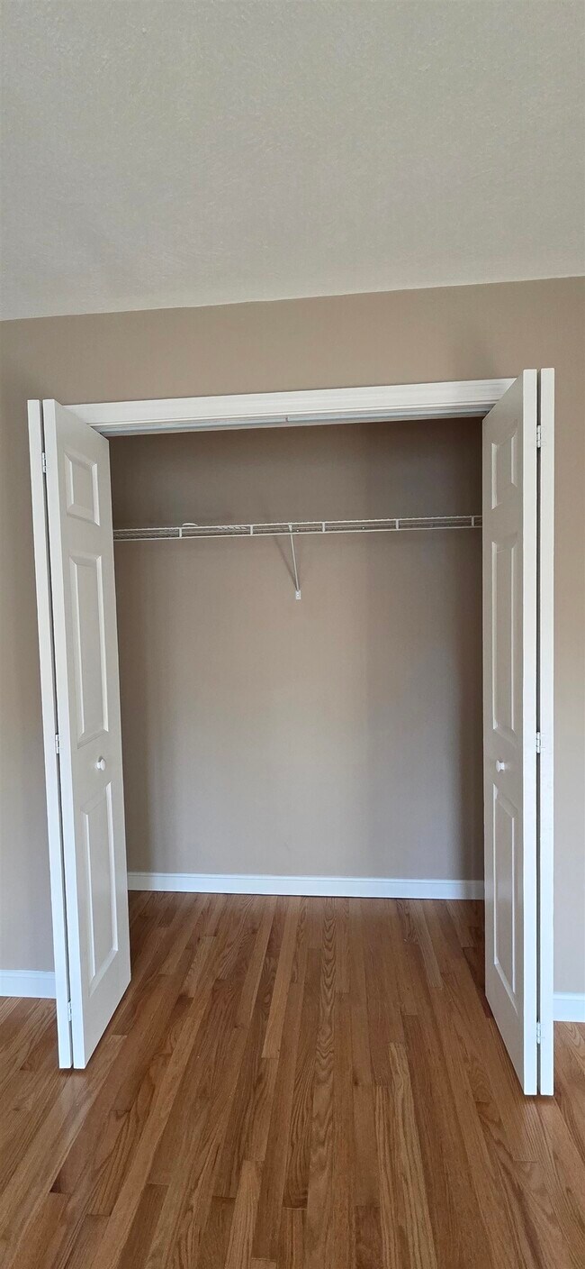 Building Photo - 41 Beatrice St