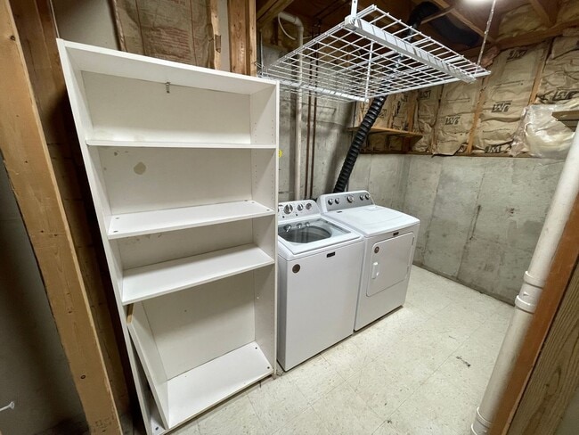Building Photo - Nice 3 Bed 3 Bath Home For Rent!