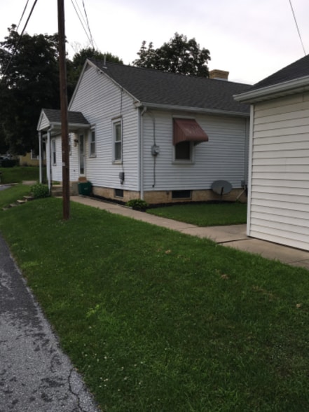 Building Photo - 121 W Colebrook St