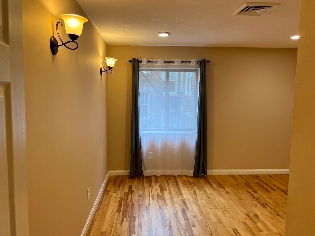 Building Photo - 276 Chestnut Hill Ave