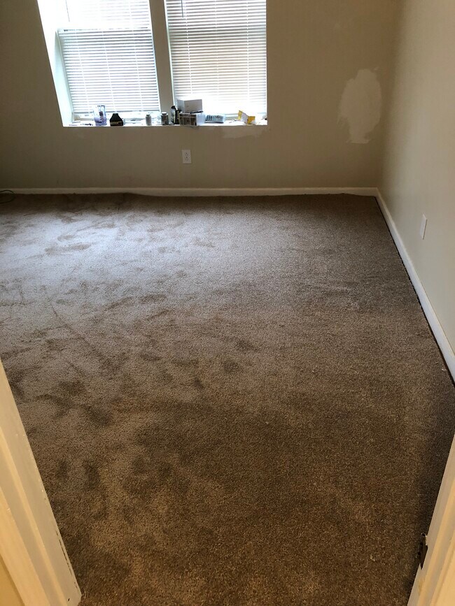 Building Photo - 5962 Oakherst Plz