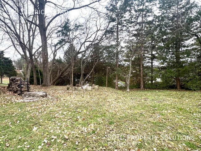 Building Photo - 355 Dietrich Rd