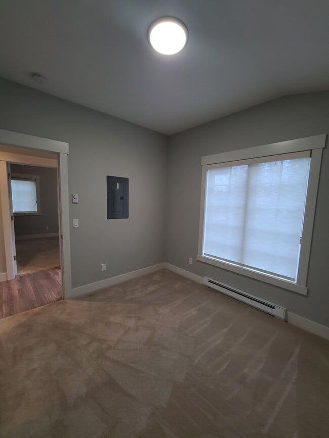 Building Photo - 2 bed, 2 bath newer construction condo