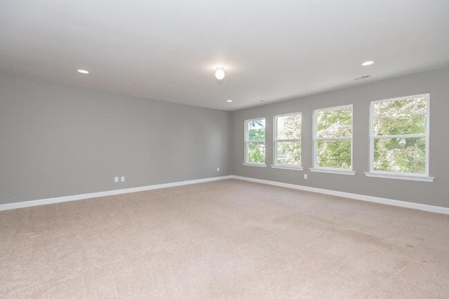 Building Photo - 2708 Brook Hill Ln