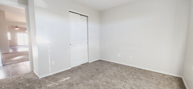 Building Photo - Stunning 4 bedroom, 2 bath home in East El Paso!