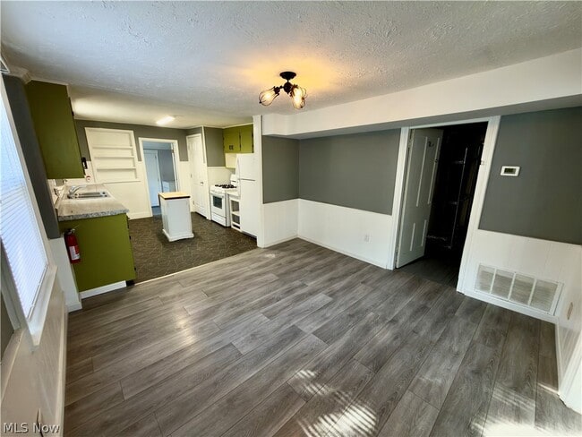 Building Photo - 142 Beaver Ct