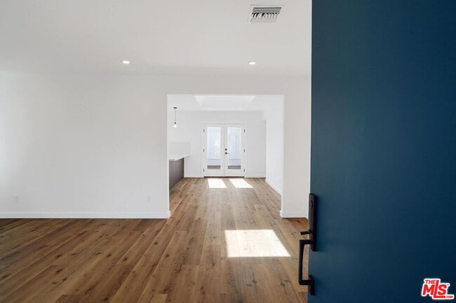 Building Photo - 4130 Verdugo View Dr