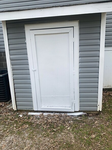 Building Photo - 3329D Moorewood Dr