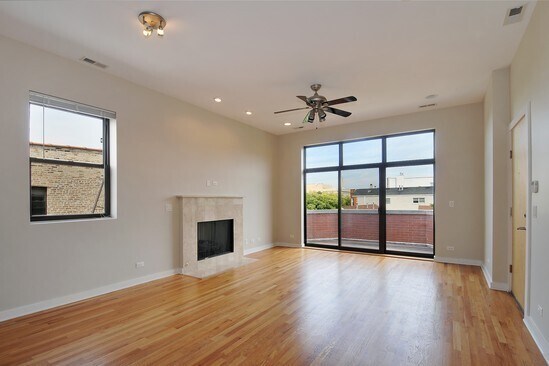 Building Photo - 2151 W Evergreen Ave