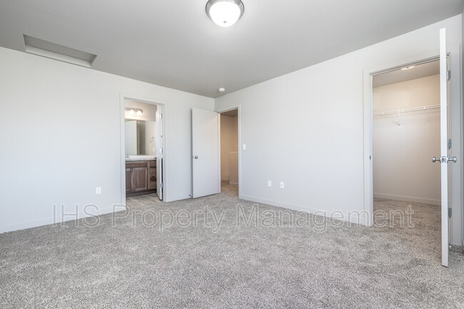 Building Photo - 513 Whitefish Ln