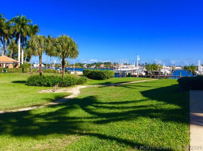 Building Photo - 103 Yacht Club Way
