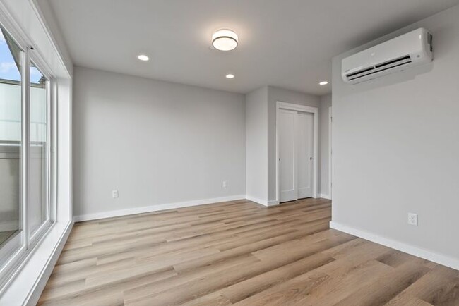 Building Photo - Stunning Brand-New Ballard Townhome with A...