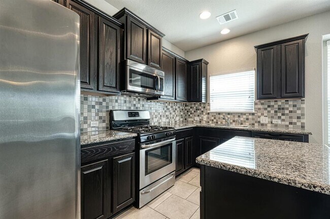 Building Photo - 100 Northern Flicker St