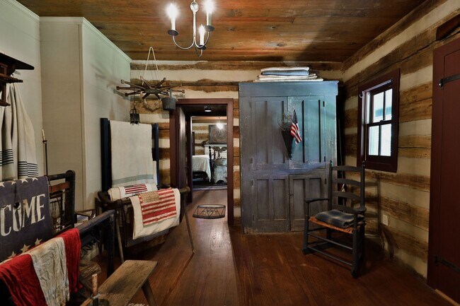 Building Photo - Custom- Built, Log Home in Martin, TN! (WEEKLY RENTAL ONLY)