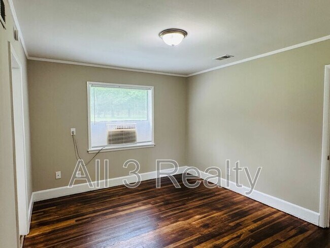 Building Photo - 957 Parkwood Ct